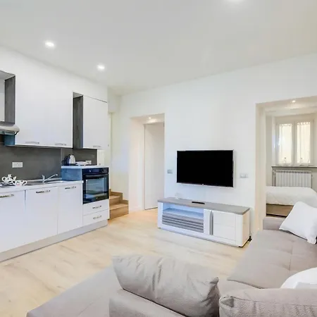 Patty New In Center - Happy Apartment Laveno-Mombello